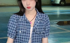 男人边吃奶边挵进去呻吟的说说